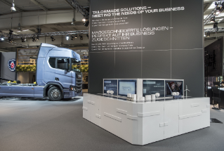 Scania exhibition stand text