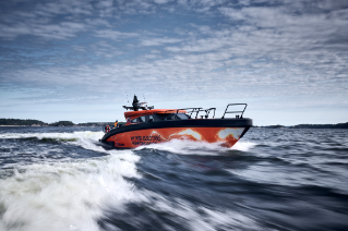 Hybrid electric boat