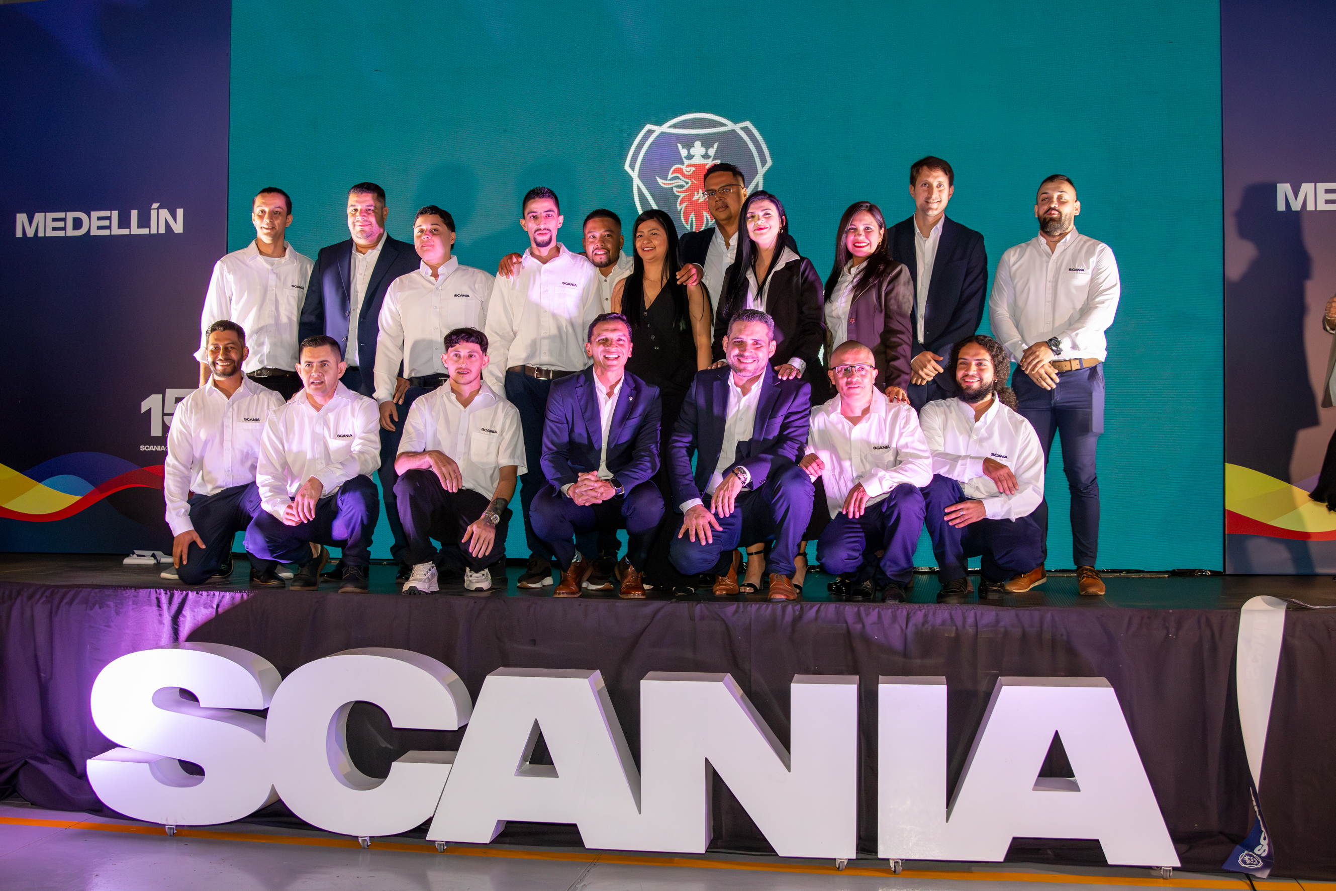 ● Scania inaugura una nueva sede en Medellín como parte de su compromiso con el desarrollo de una red de servicios 100% propia para potenciar el transporte en Colombia.

● Su ubicación estratégica, en una región que combina actividad industrial y tránsito hacia el norte del país, convierte a esta sede en una plataforma clave para el fortalecimiento y crecimiento de la marca en Colombia.