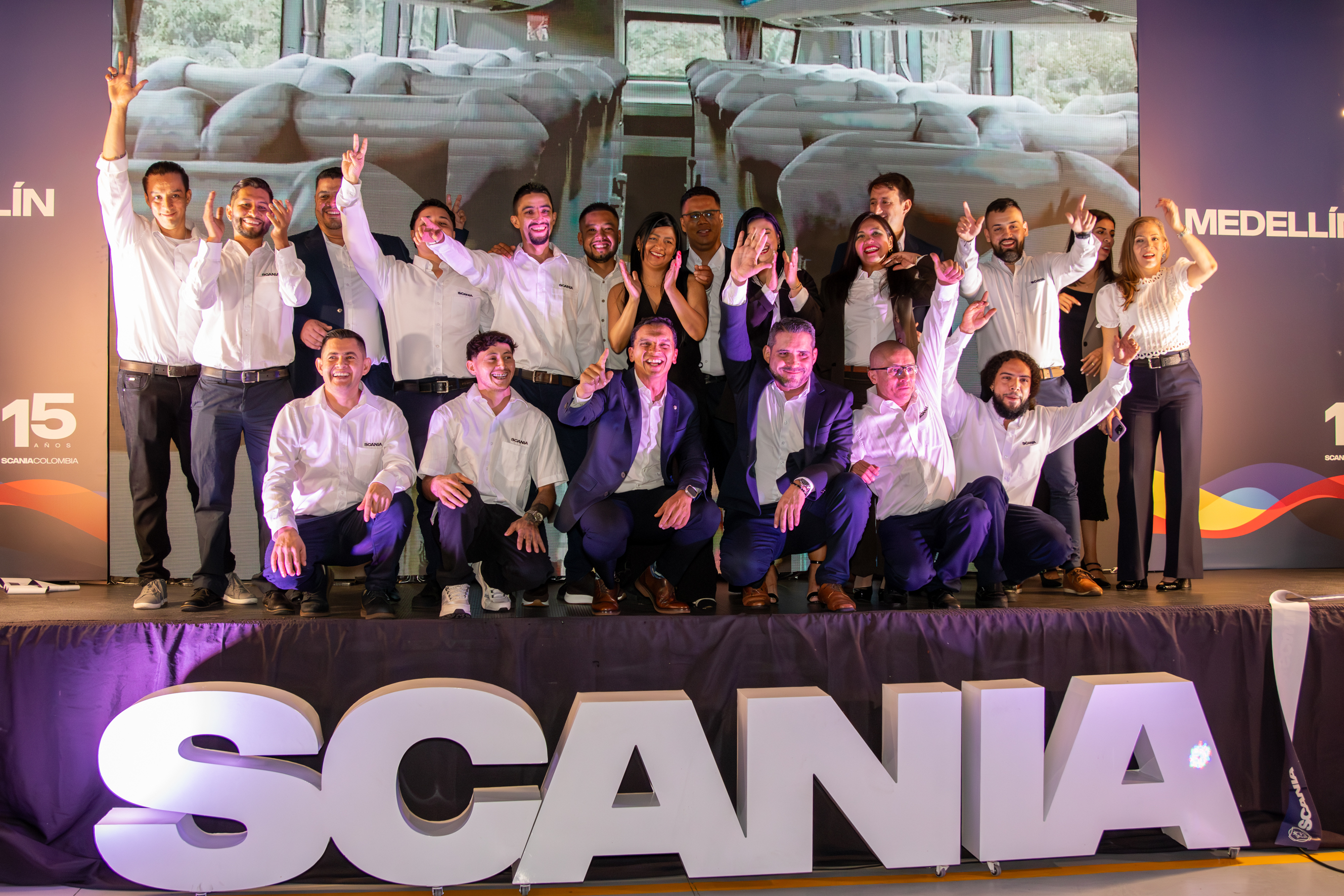 ● Scania inaugura una nueva sede en Medellín como parte de su compromiso con el desarrollo de una red de servicios 100% propia para potenciar el transporte en Colombia.

● Su ubicación estratégica, en una región que combina actividad industrial y tránsito hacia el norte del país, convierte a esta sede en una plataforma clave para el fortalecimiento y crecimiento de la marca en Colombia.