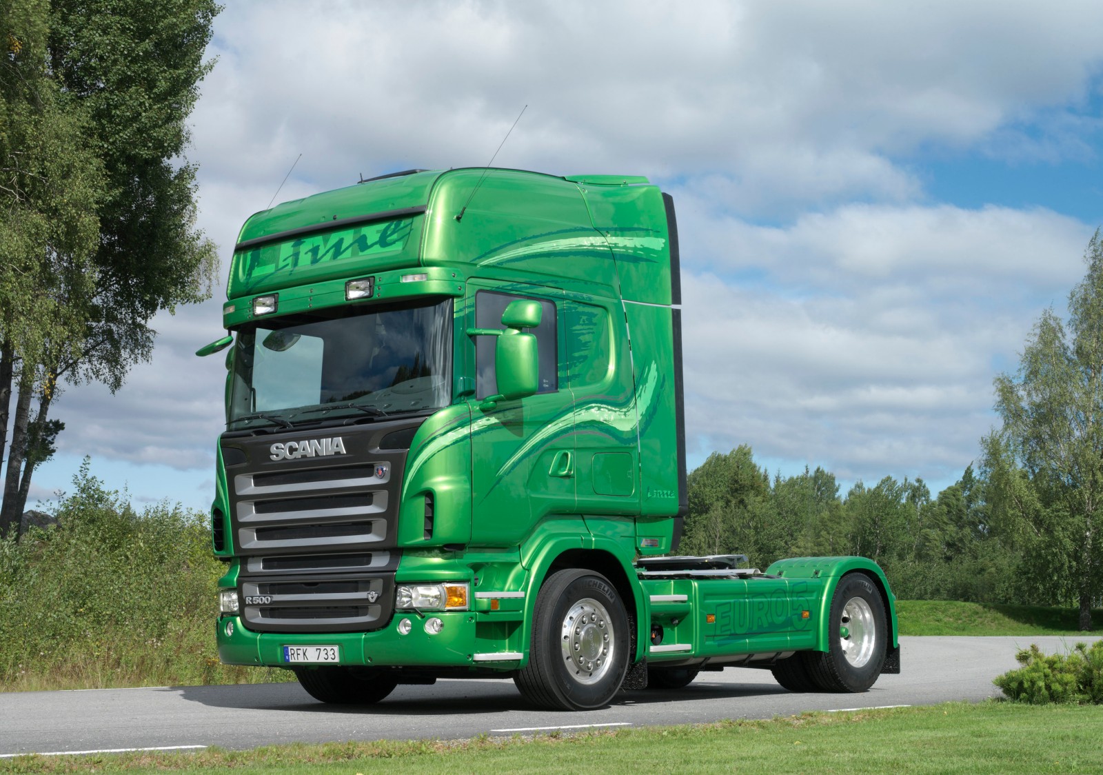 Scania R 500 4x2 Topline long-haulage tractor. 
Scania DemoCentre, Södertälje, Sweden
Photo: Jonas Nordin 2006