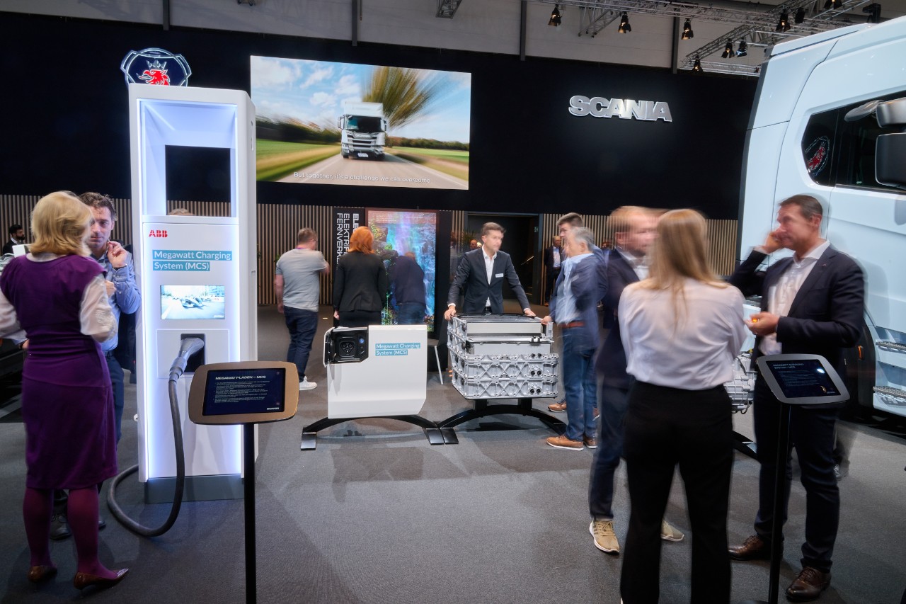 IAA stand