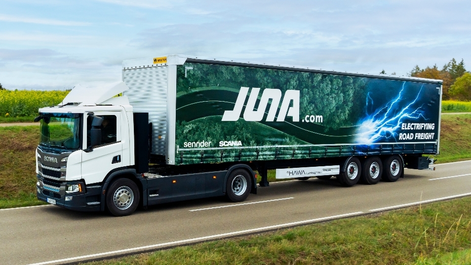 Juna truck and trailer