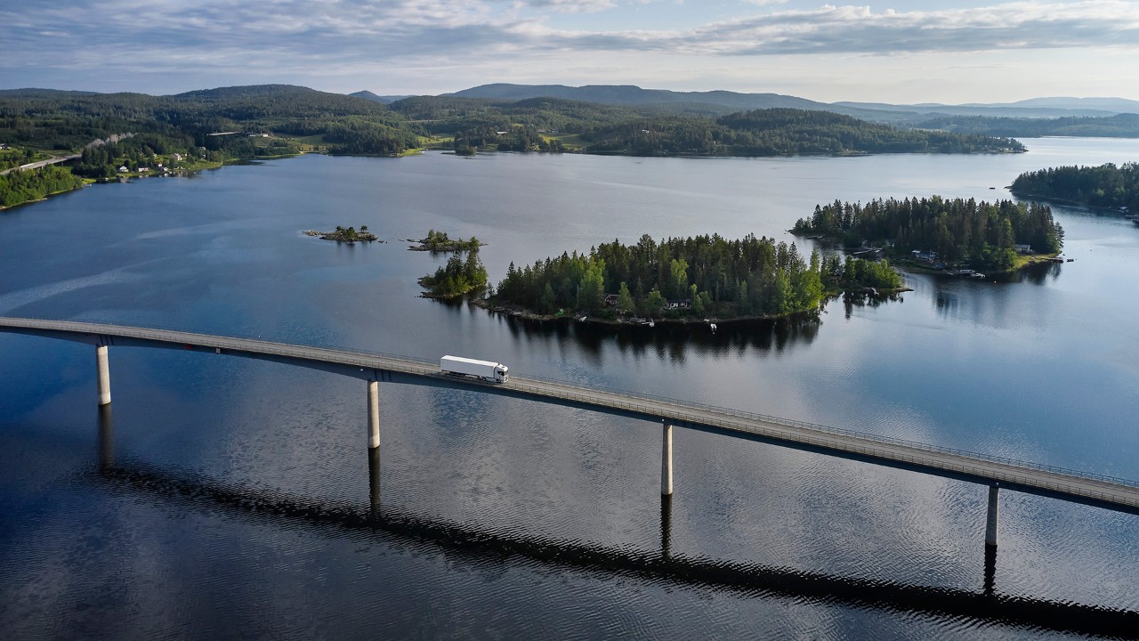 Camion Scania 560 S 6x2 Highline 