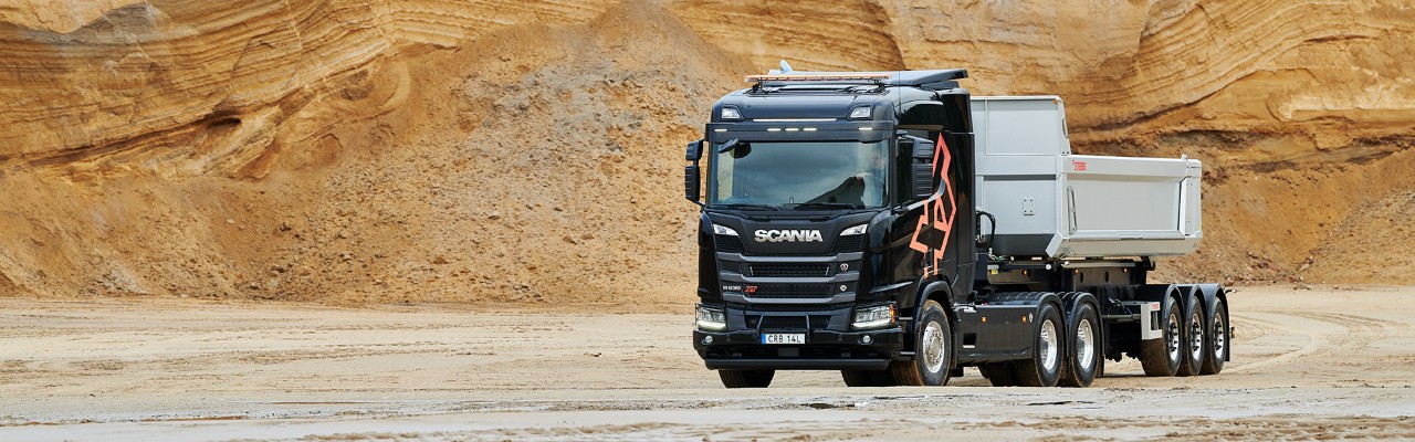 Lastbil i Scanias XT-serie
