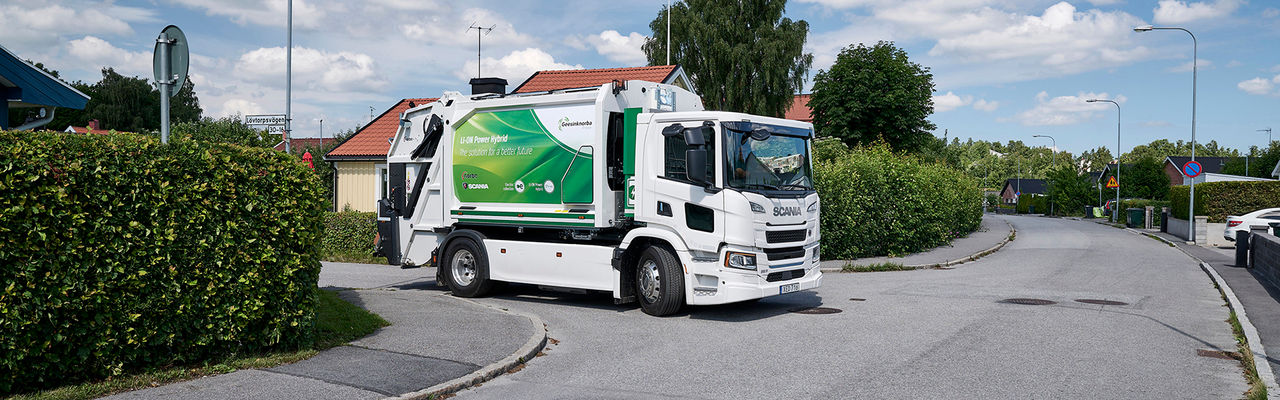 Renhållningsfordon i villaområde