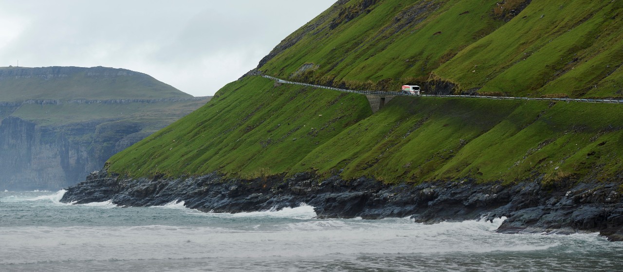 Scania R 650 V8 8x2 rear-steer fuel transport